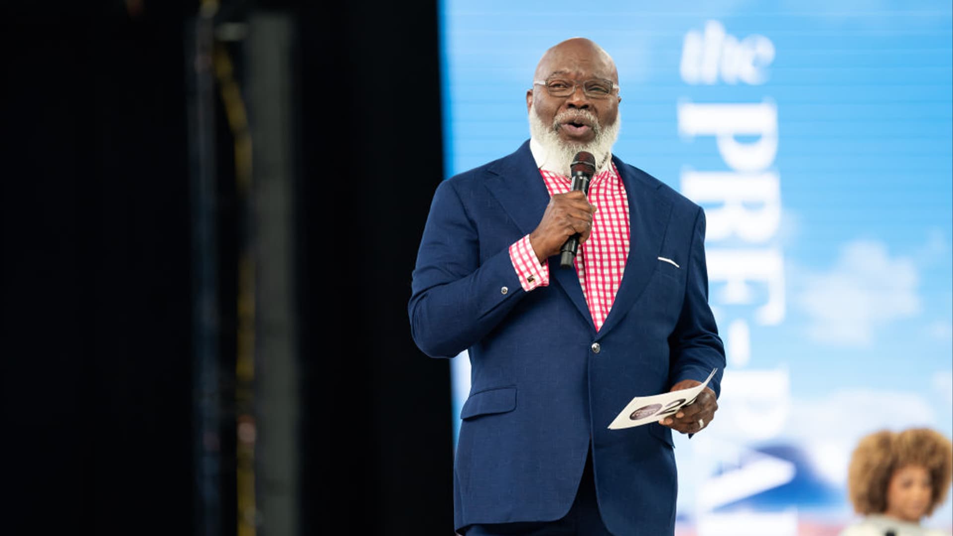 After An Innovative Life-Saving Surgery, T.D. Jakes Doubles Down On Tech And Economic Justice