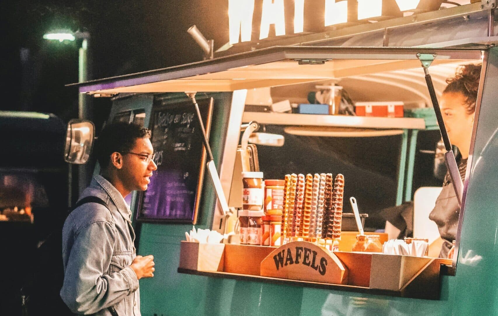 Mobile Businesses: The Spaceless Market Mobile Businesses: The Spaceless Market